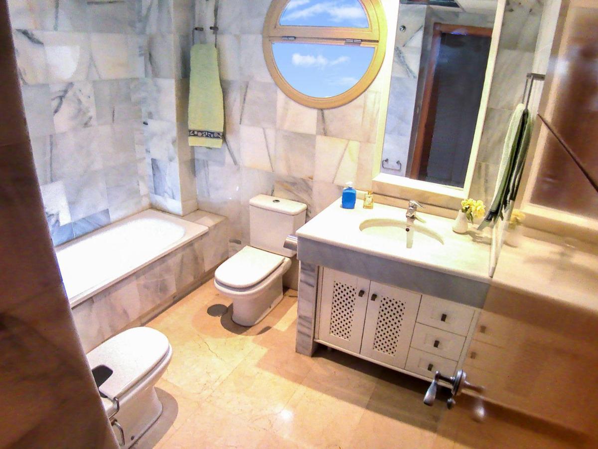 Quarto Duplo com Casa de Banho Partilhada
