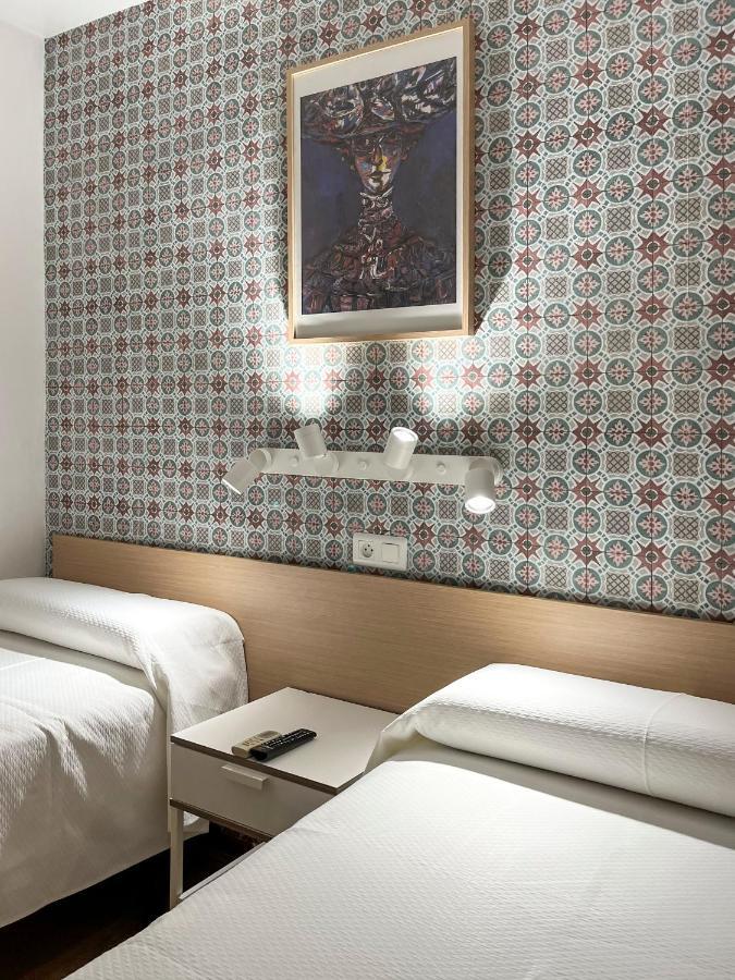 Twin Room Lateral Sea View