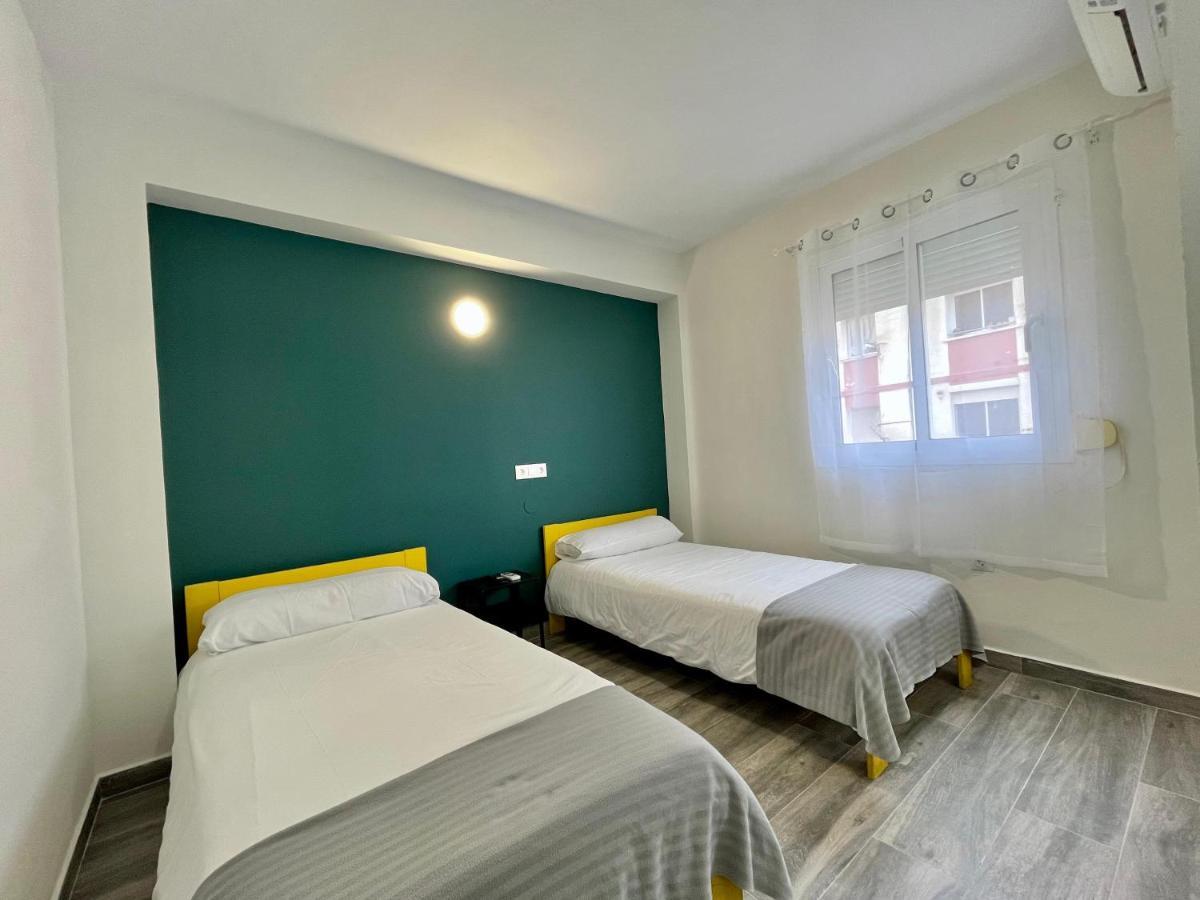 Twin Room,1494571828:JPEG