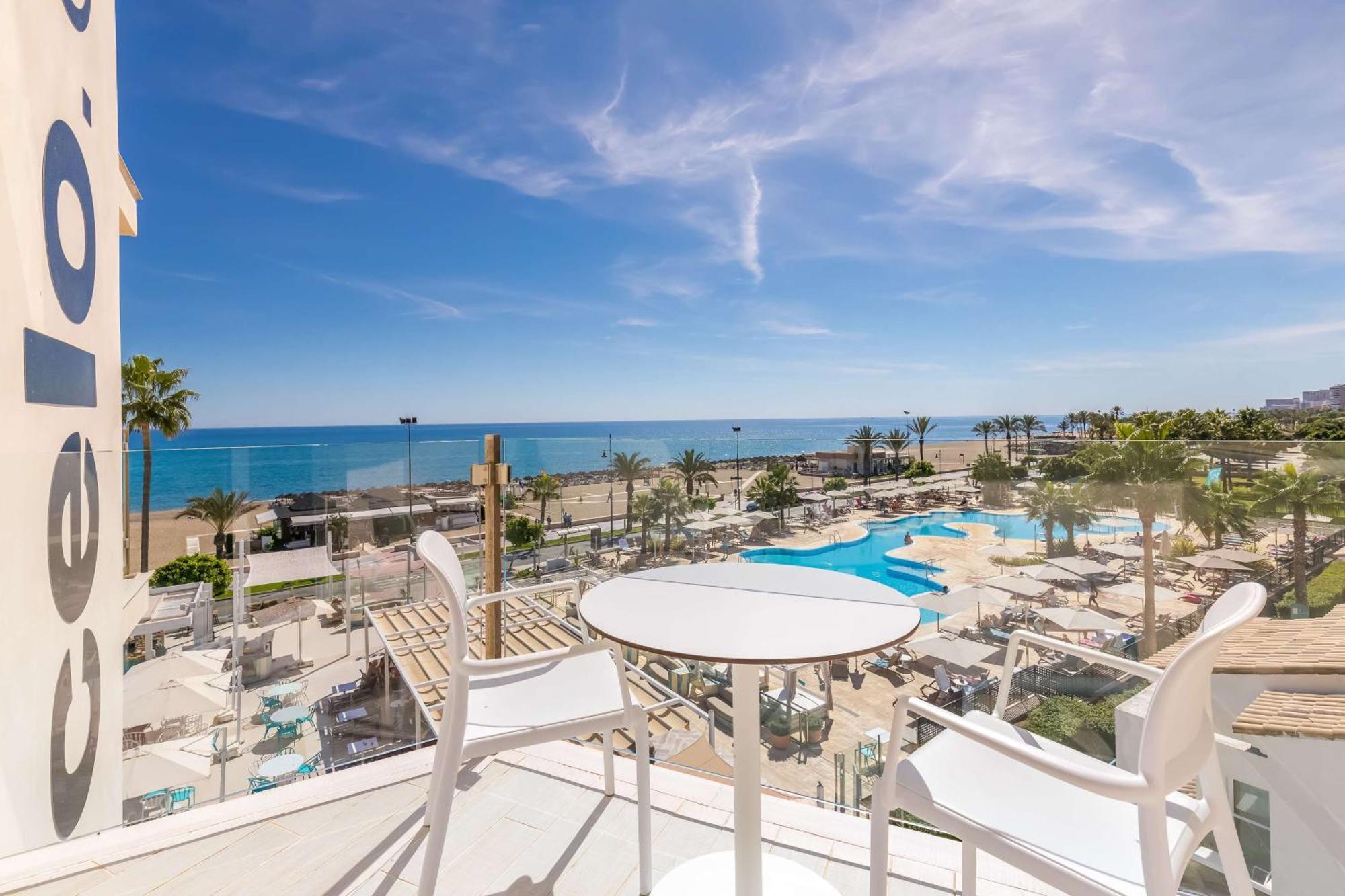 Double or Twin Room Side Sea View