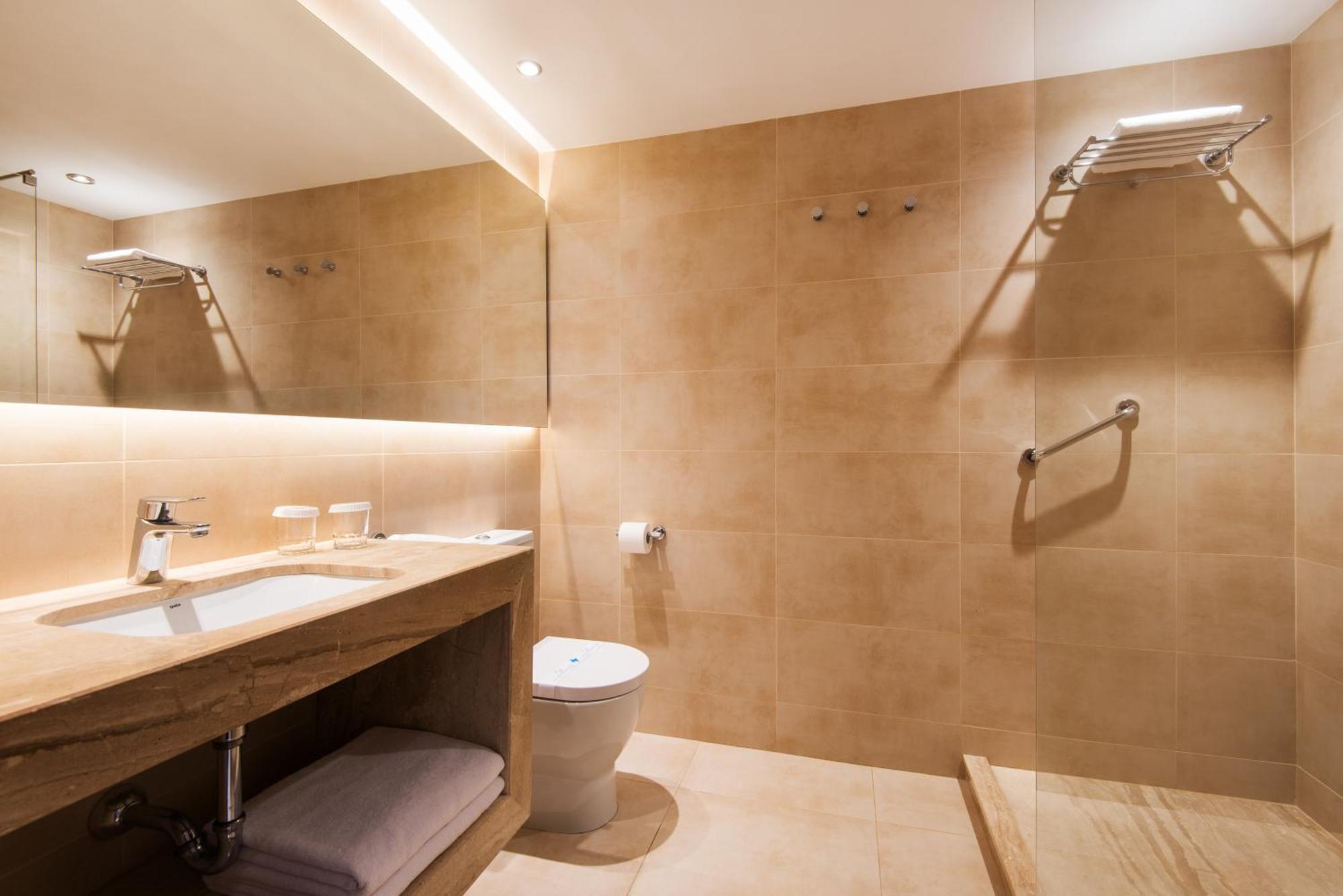 Quarto Twin com Terraço e Vista Piscina