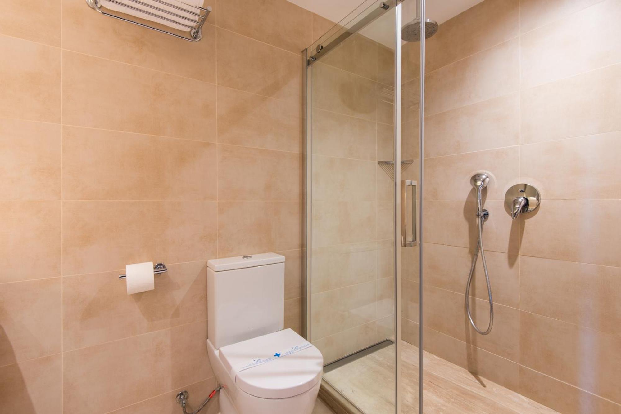 Quarto Individual com Terraço e Vista Piscina
